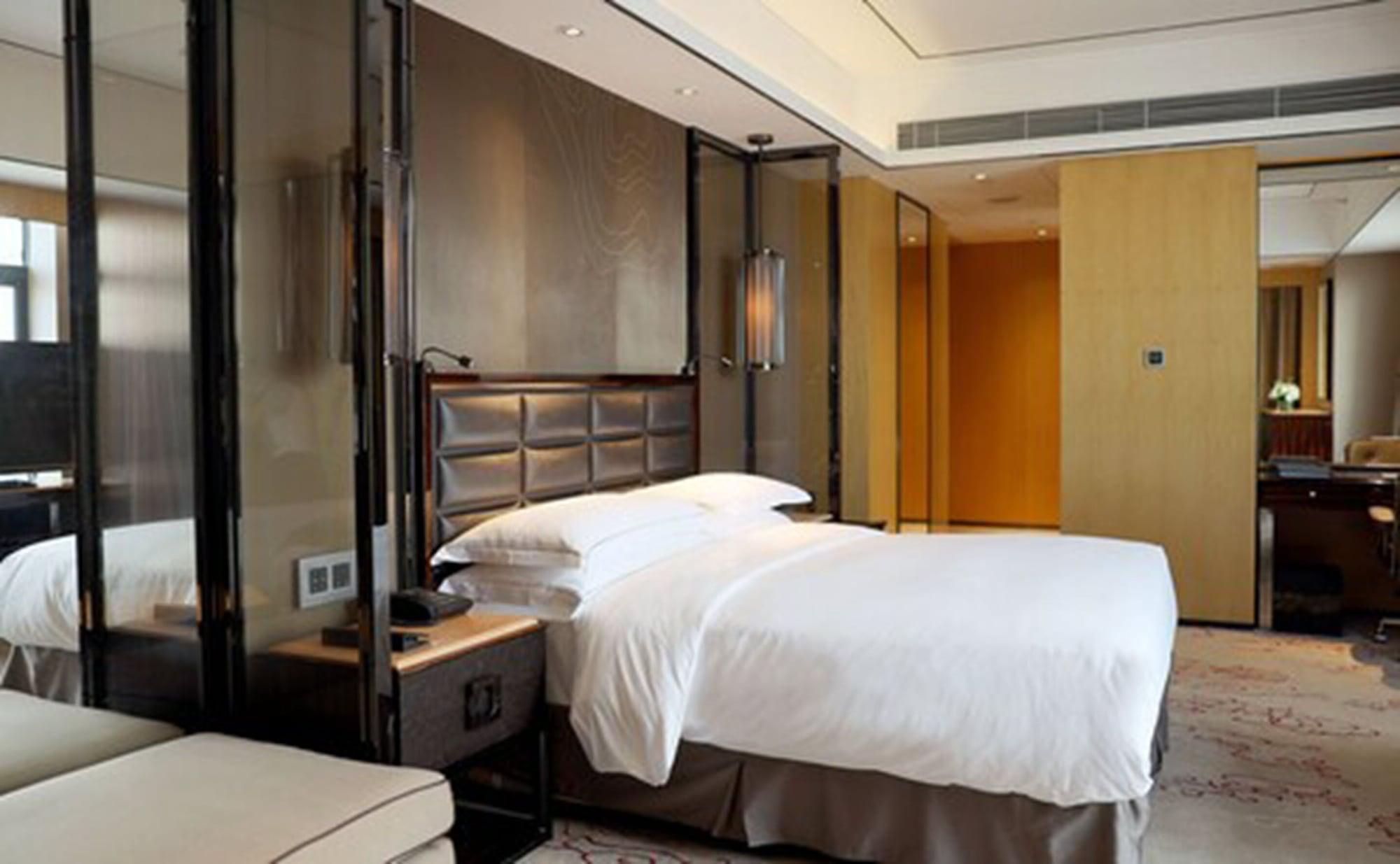 Hilton Zhongshan Downtown Екстериор снимка