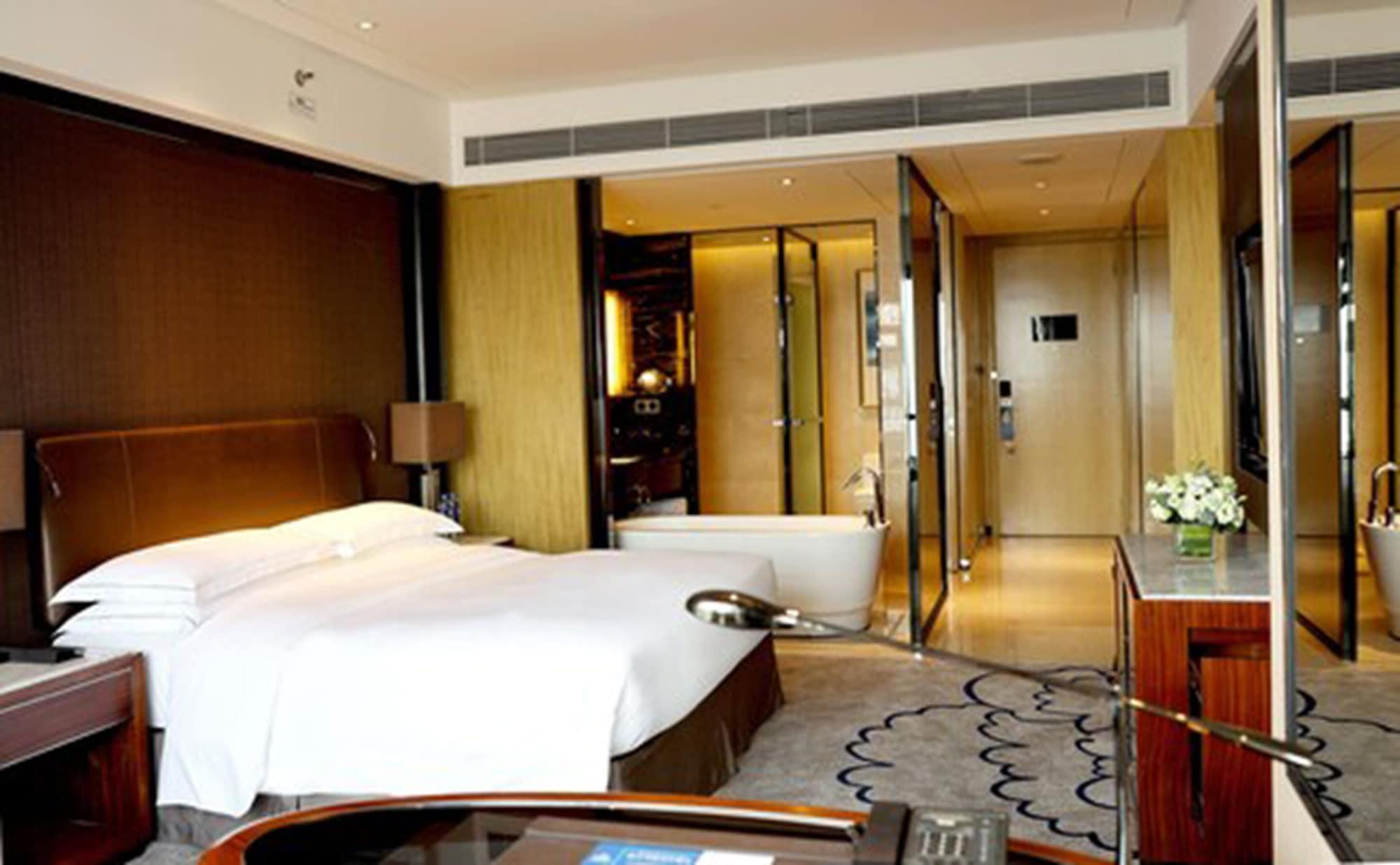 Hilton Zhongshan Downtown Екстериор снимка