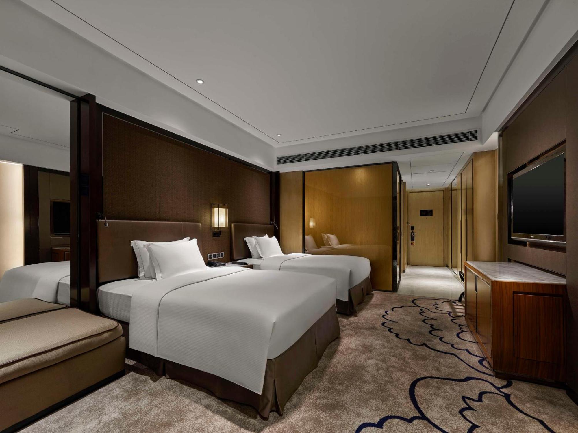 Hilton Zhongshan Downtown Екстериор снимка