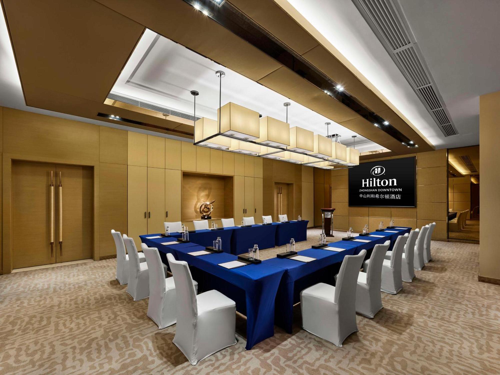 Hilton Zhongshan Downtown Екстериор снимка