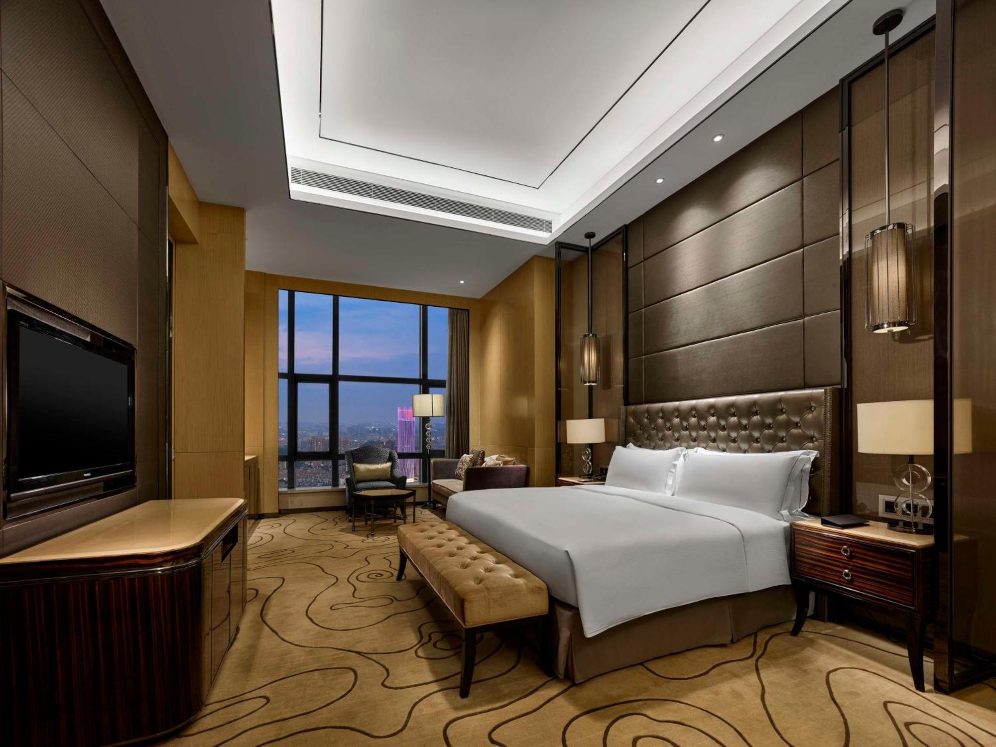 Hilton Zhongshan Downtown Екстериор снимка