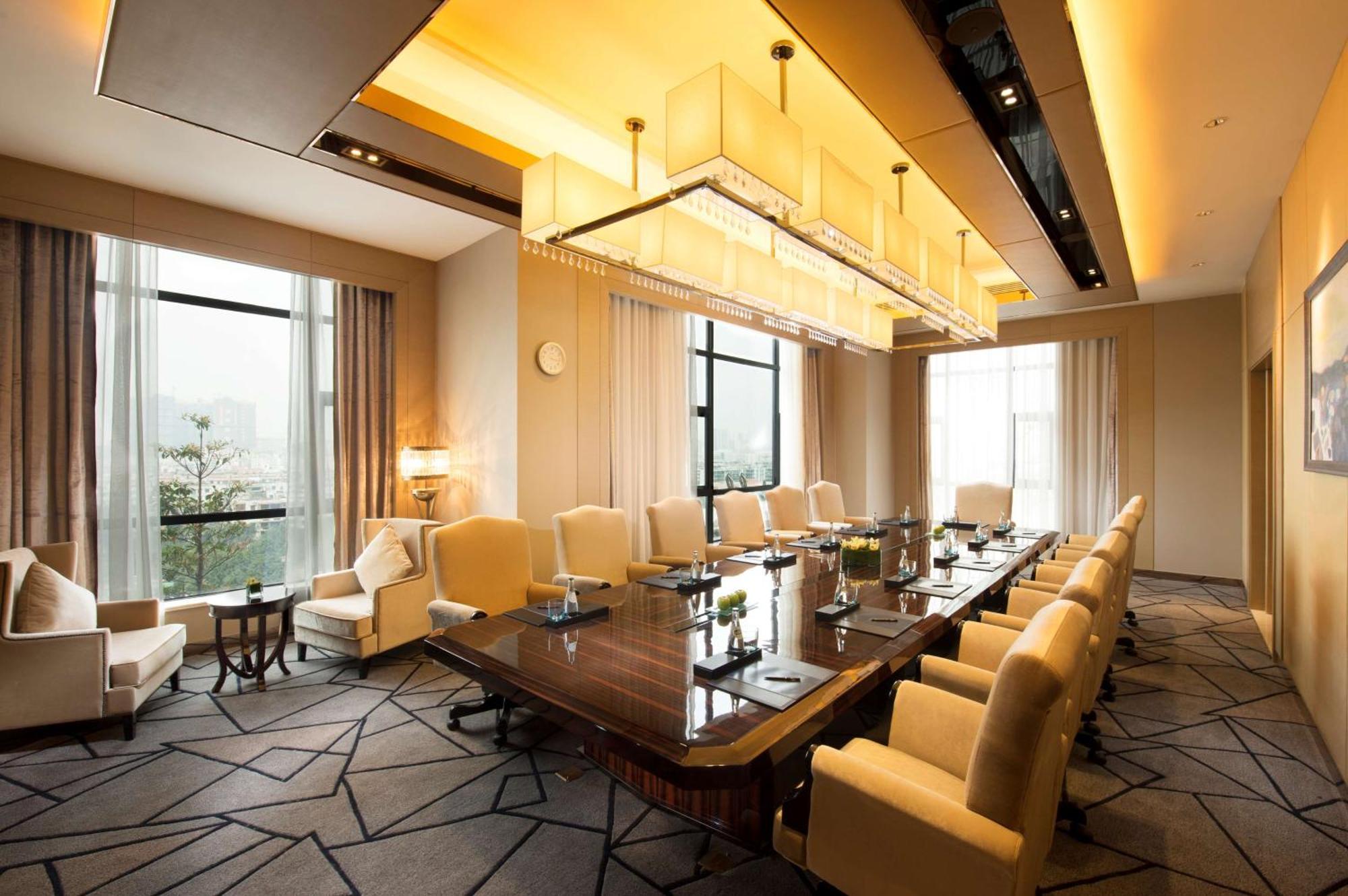 Hilton Zhongshan Downtown Екстериор снимка